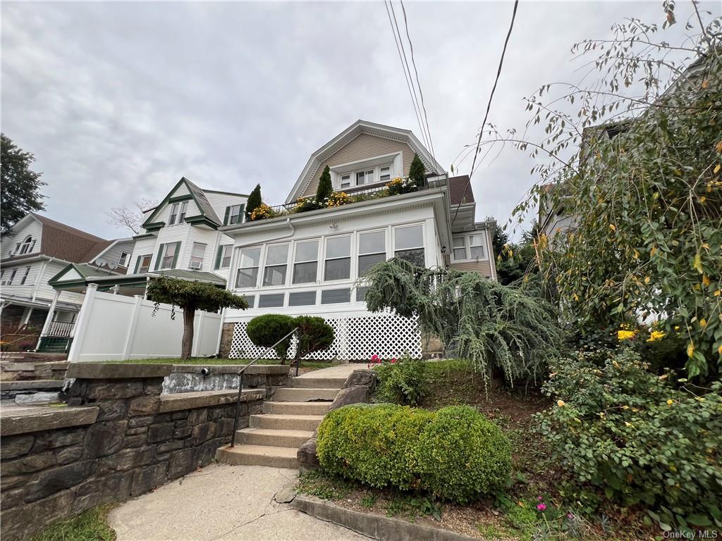 Foto principal - 592 Warburton Ave