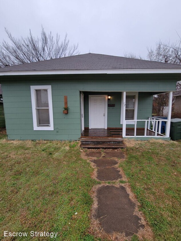 Primary Photo - 2 br, 1 bath House - 17 E Thatcher