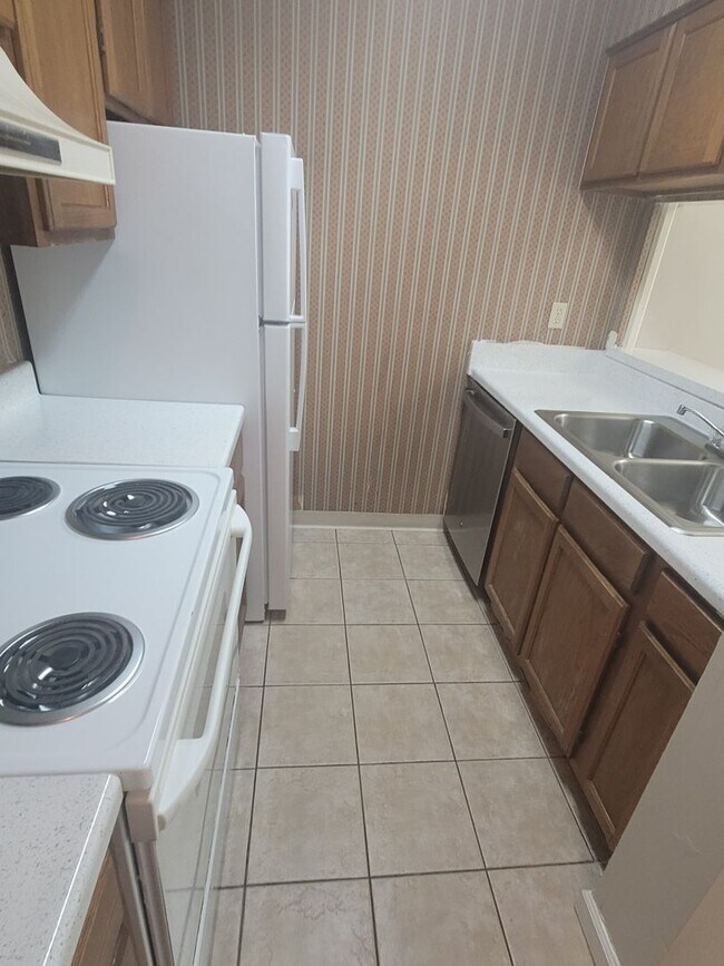 Building Photo - Five Points - Plaza Center