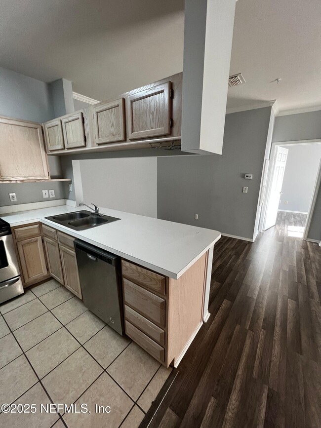 Building Photo - 201 Colima Ct