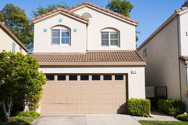 Building Photo - 3 Bed 2.5 Bath Single Family Home In Sam Ramon