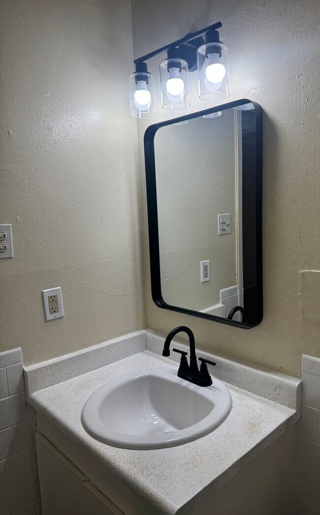 Foto del edificio - Windmill Park Apartment Homes