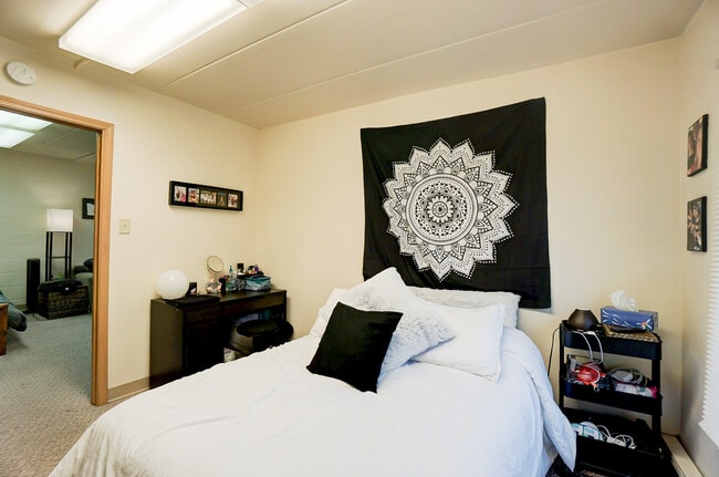 4BD Bedroom 1 - Inez Apartments
