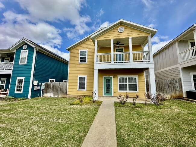 Photo - 3913 SW Peachwood Dr Apartment