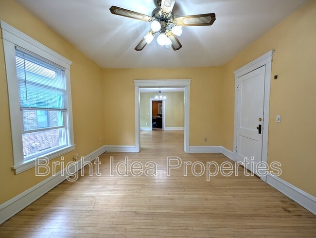 Foto del edificio - 2104 Emerson Ave S