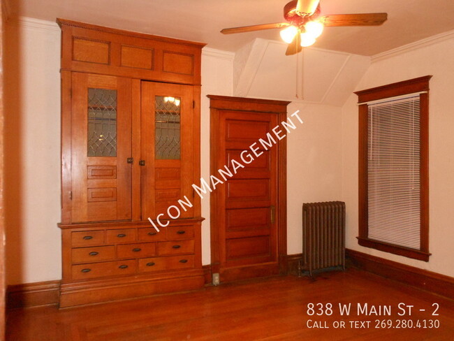 Foto del edificio - 838 W Main St
