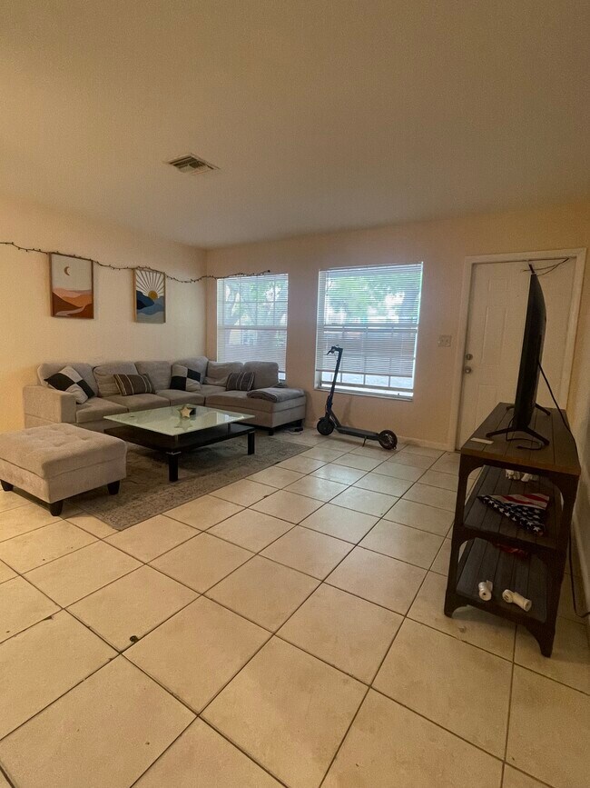 Foto del edificio - 1010-1012 NW 3rd Ave