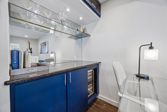 Foto del edificio - 1510 W 6th St