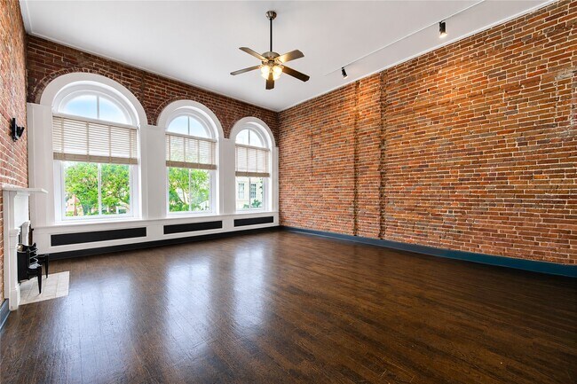 Foto del edificio - 213 23rd Street Rear