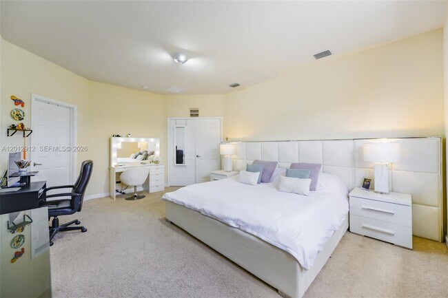 Foto del edificio - Southwest 169th Place, Miami, FL 33196 - 4 BR 3 BA single-family home