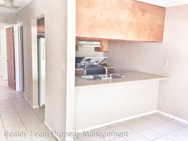 Building Photo - 2641 Chateau Ln