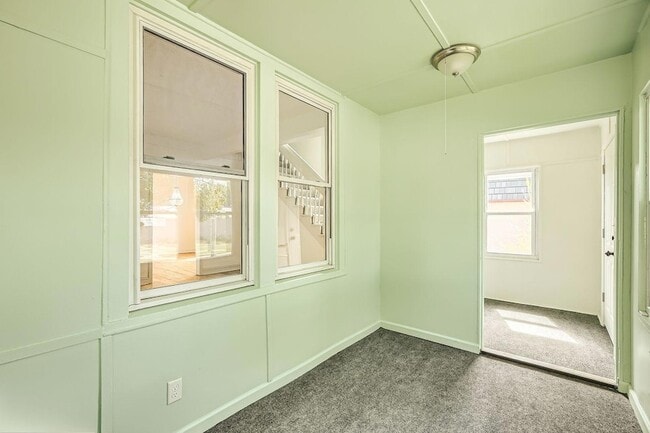 Foto del edificio - 610 Fairview Ave N