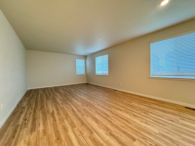 Building Photo - Brand New, Beautiful House in Timnath Lakes!