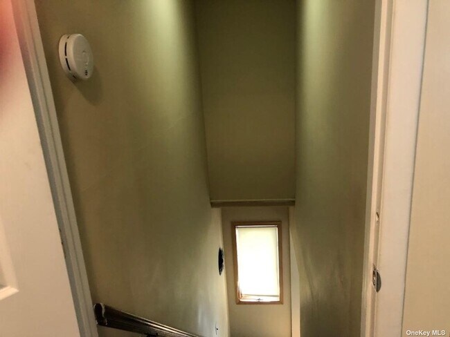 Building Photo - 69 Aron Dr