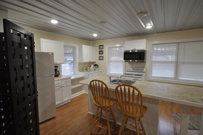 Building Photo - 1691 Chatuge Shores
