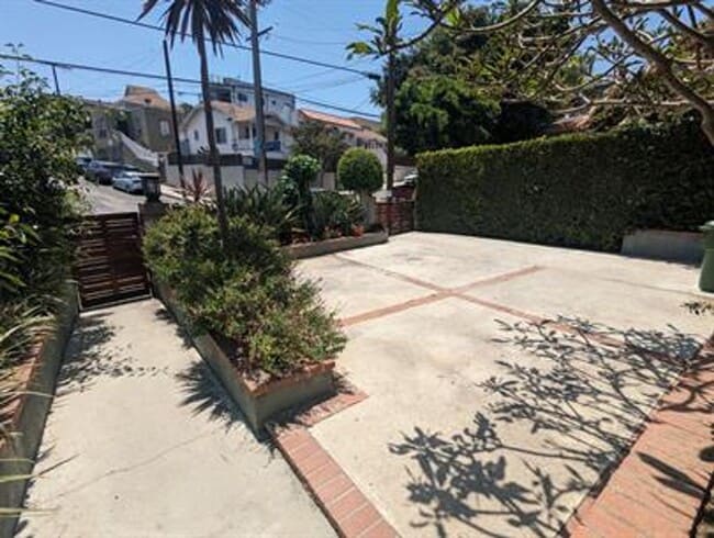 Building Photo - Beautiful 2-Bedroom Home Now Available