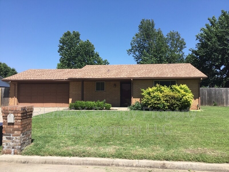 2807 S Estate Dr, El Reno, OK 73036 House Rental in El Reno, OK