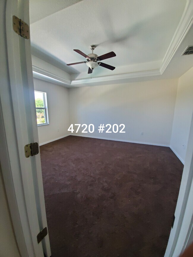 Master Bedroom - 4960 S Biscayne Dr