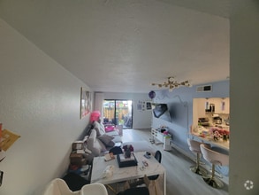 Building Photo - 9415 Fontainebleau Blvd