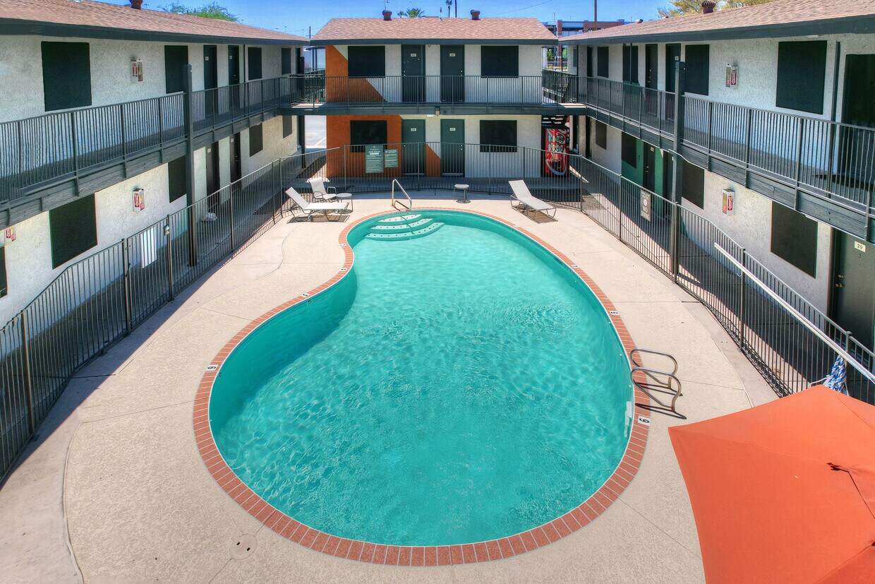 Thom Slate on Colter Apartments in Phoenix, AZ