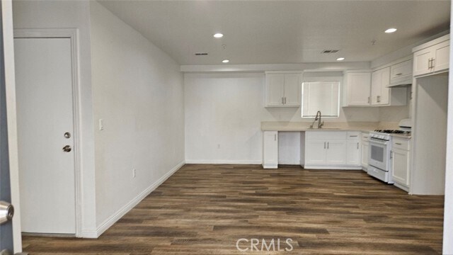Foto del edificio - 211 W 43rd St