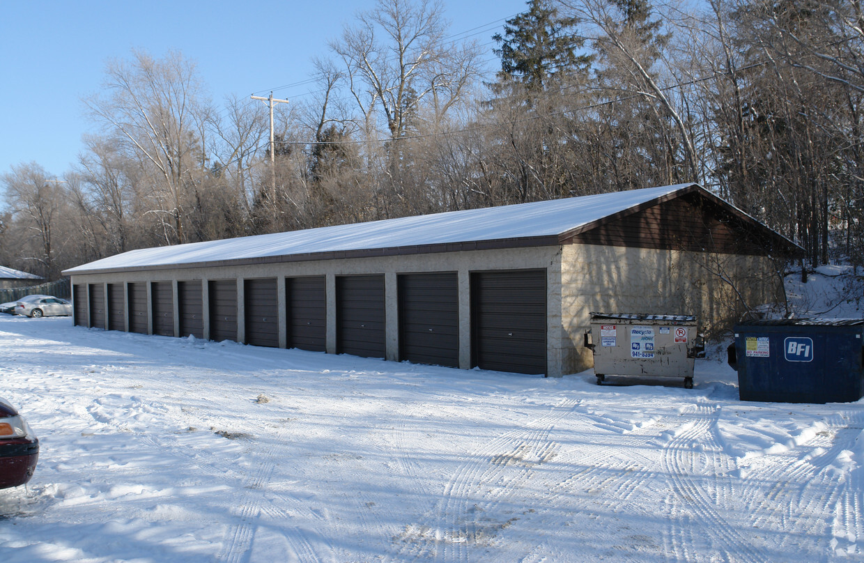 Building Photo - Fairoak Apartments