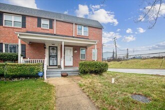 Building Photo - 1401 N Potomac St