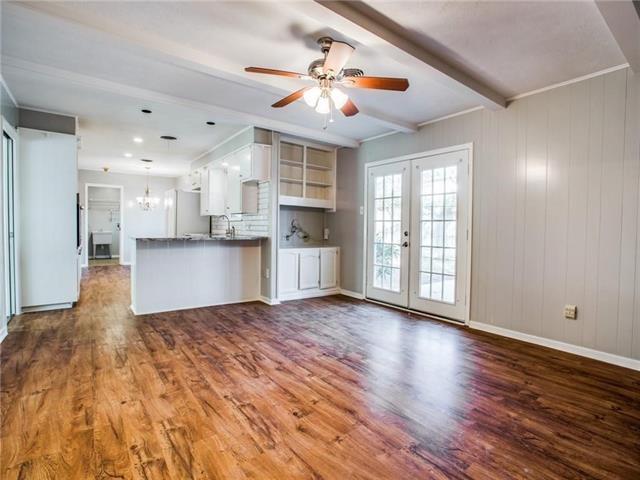 Foto del edificio - 4104 Hartwood Dr