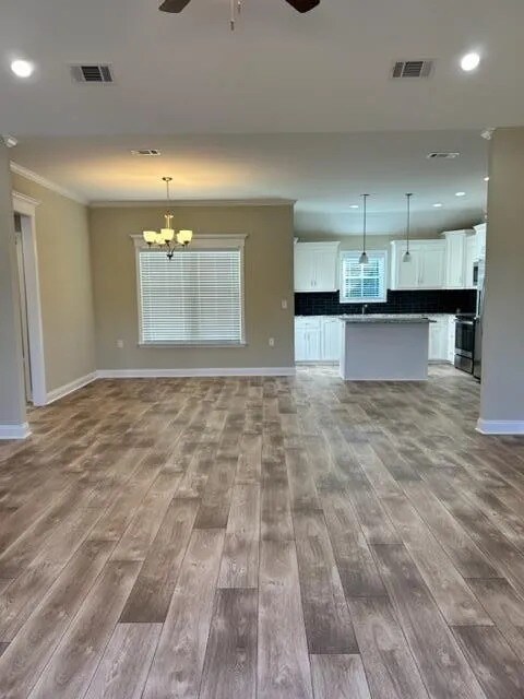 Building Photo - 40 Lancer Ln