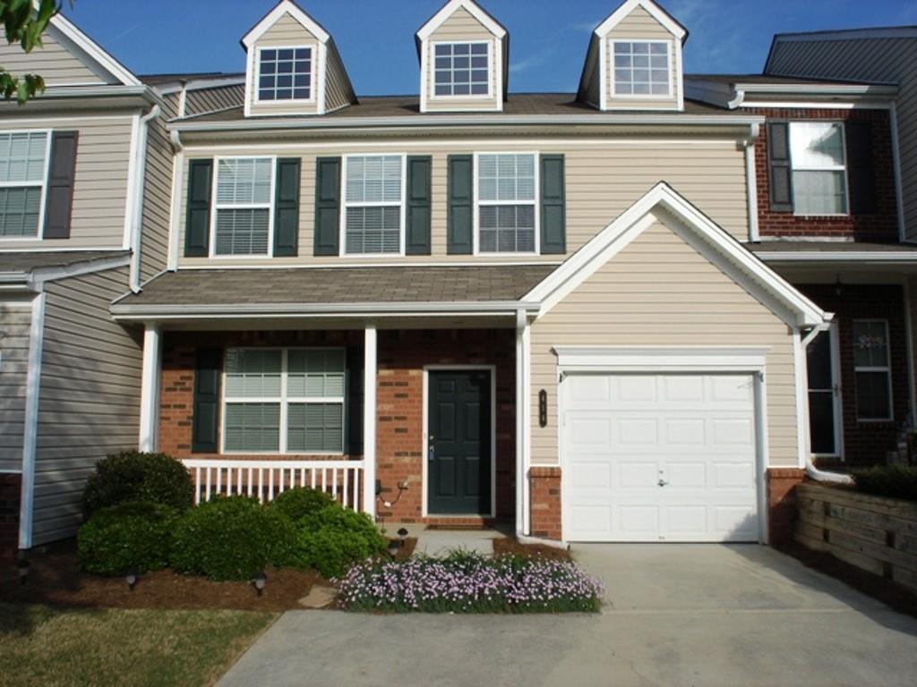 Foto principal - 414 Weatherstone Pl