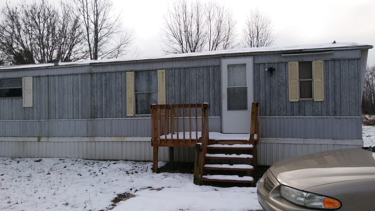 Primary Photo - 2411 E Bear Lake Rd