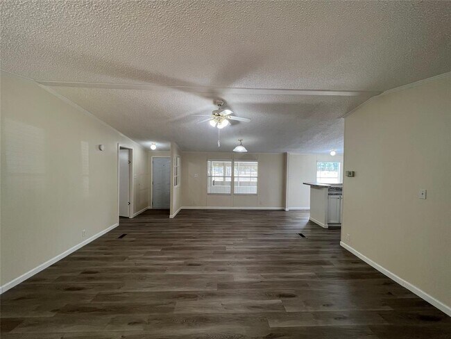 Foto del edificio - 16009 Hill and Dale Terrace Dr
