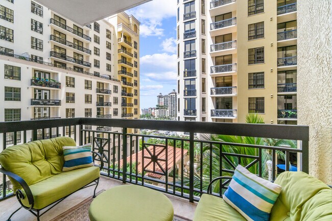 Foto del edificio - 701 S Olive Ave