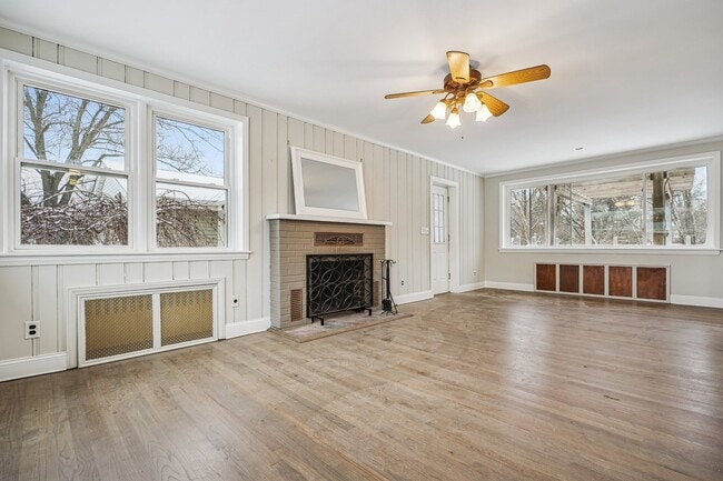 Building Photo - 68 Valley Rd