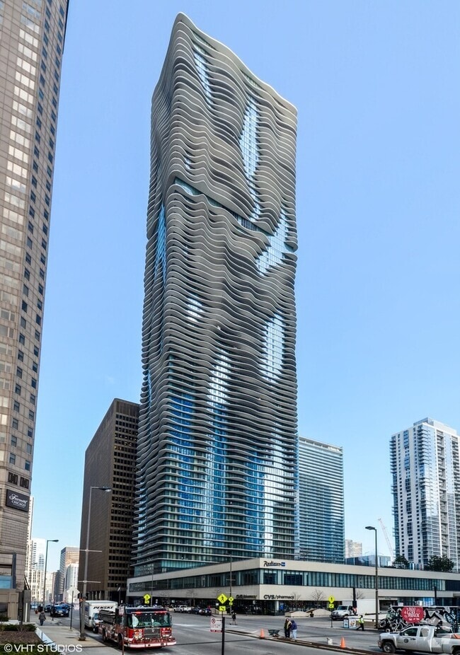 Building Photo - 225 N Columbus Dr