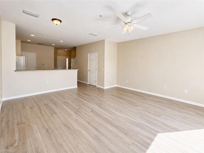 Foto del edificio - 912 Hampton Cir