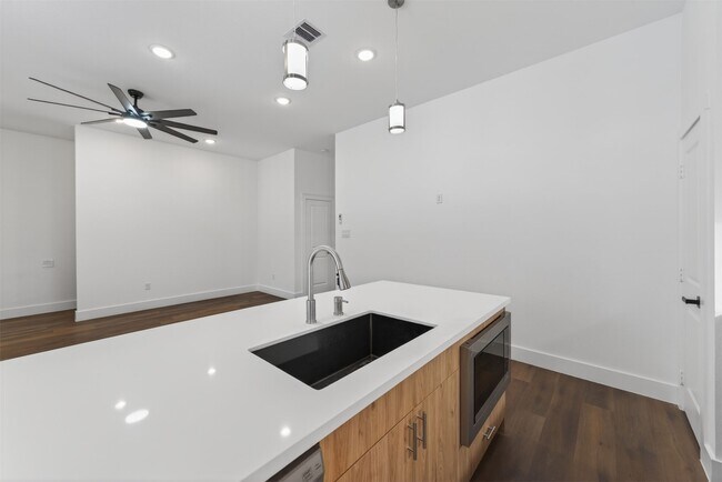 Foto del edificio - 2714 Drew St