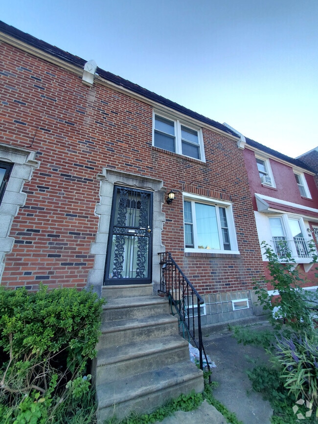 Building Photo - 8028 Fayette St