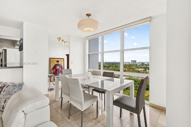 Foto del edificio - 1901 Brickell Ave