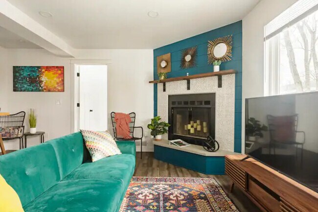 Photo - 222 N Institute St House