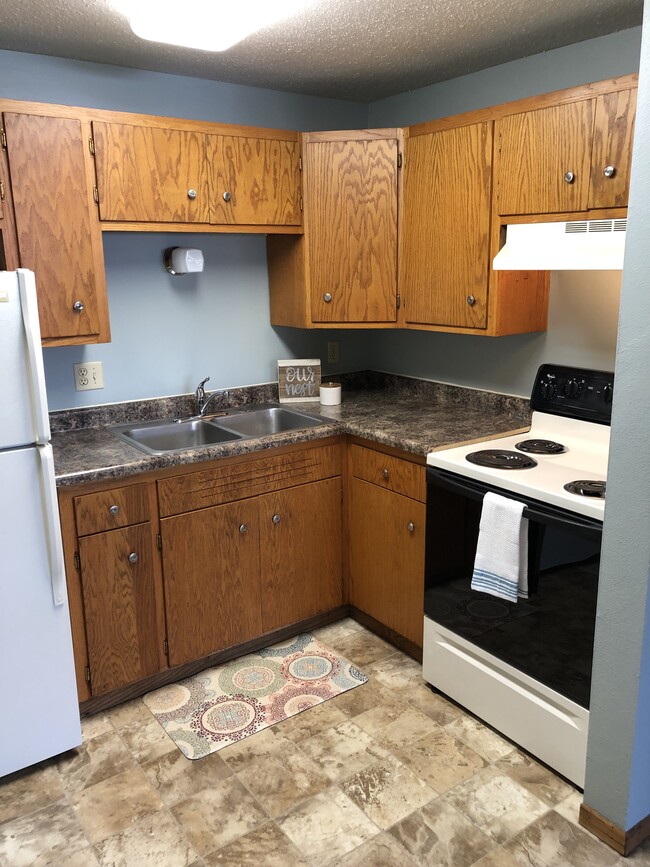 Madera de brezo - Collective Apartments in North Fargo