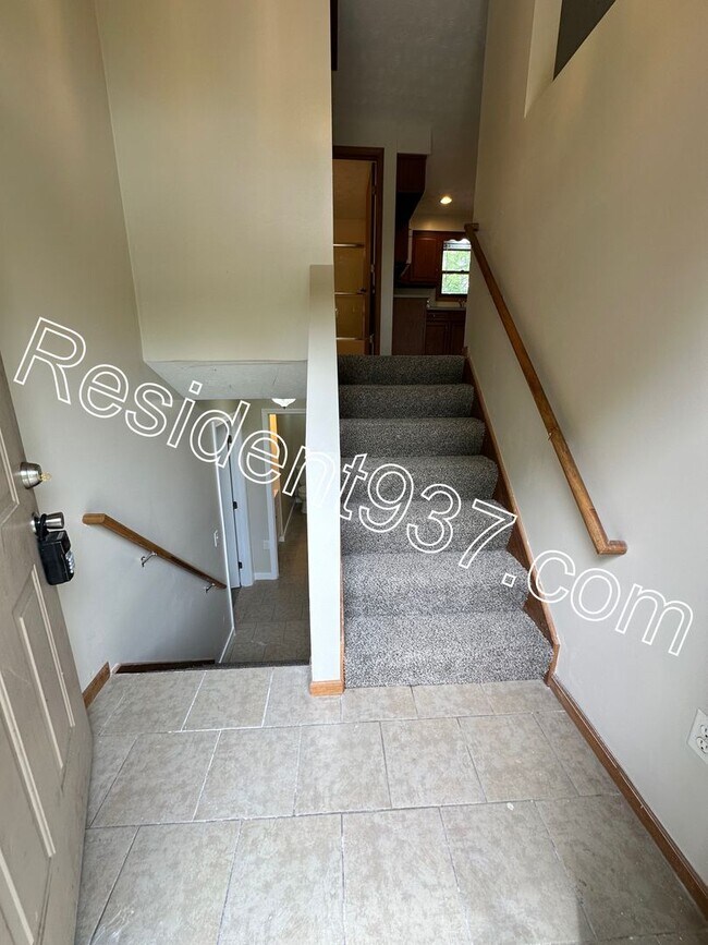 Building Photo - 3 Bed 2 Bath Home