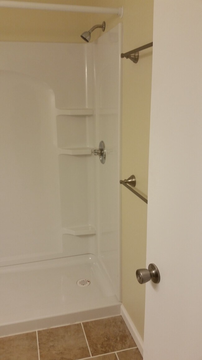 Foto del edificio - 543 E School St