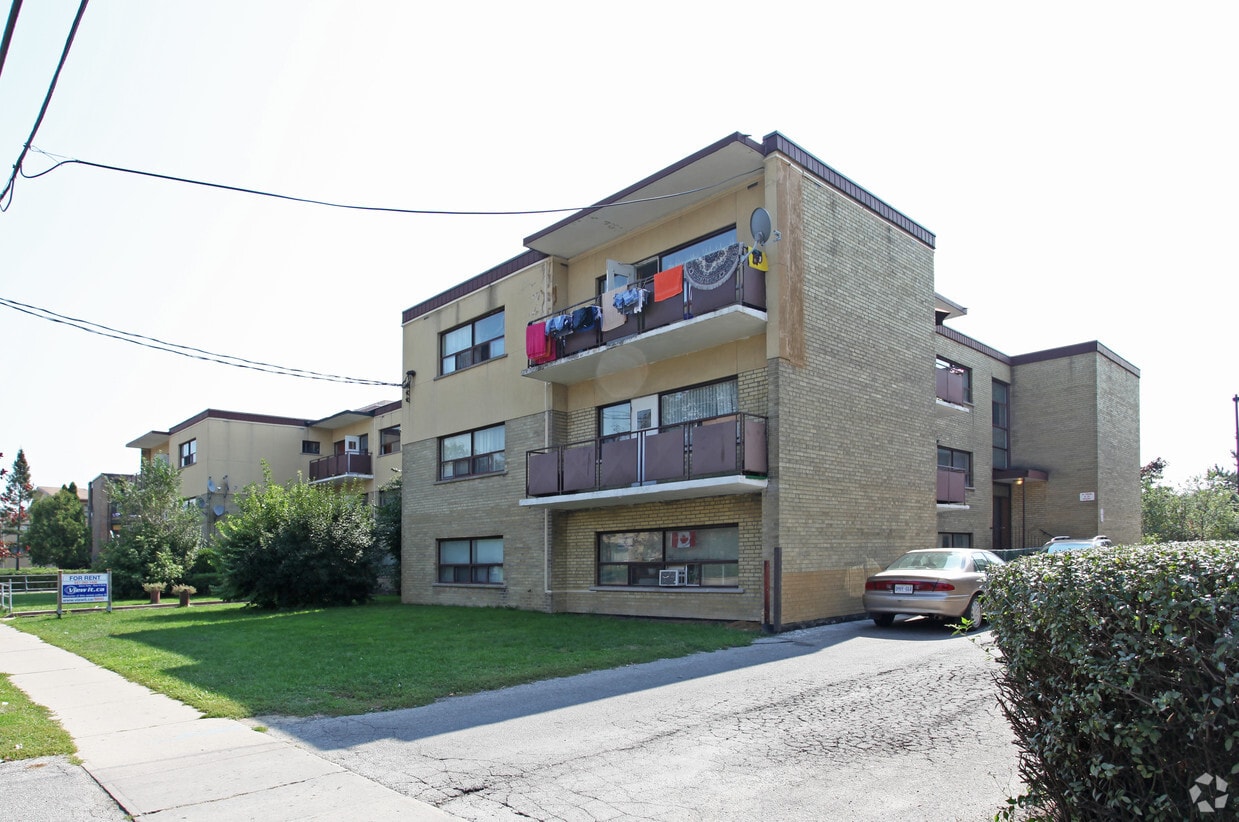 Primary Photo - 45 Wasdale Cres