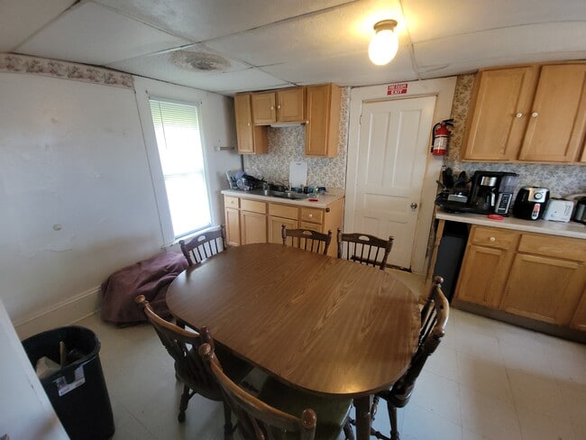 Building Photo - 239 Chippewa St