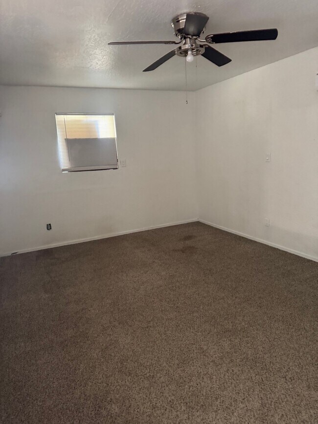Foto del edificio - 7602 W Whitton Ave