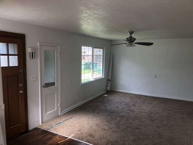 Building Photo - Charming 3 Bed/1 Bath Home in Downtown New...