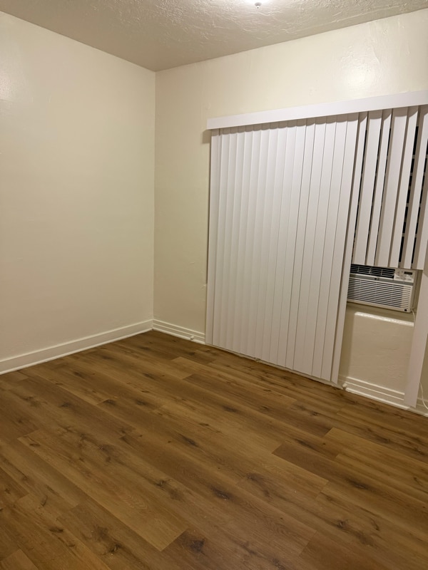 Foto del edificio - 636 N Plymouth Blvd