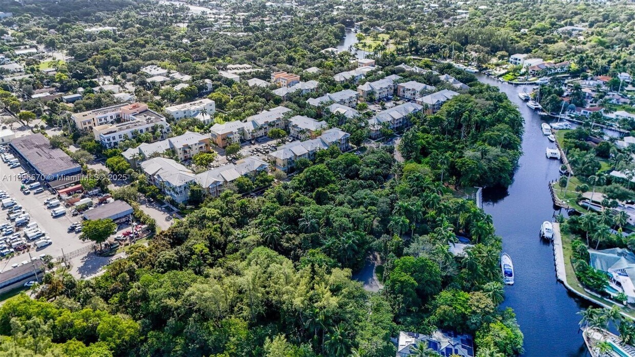 Foto principal - 1332 SW 2nd Ct