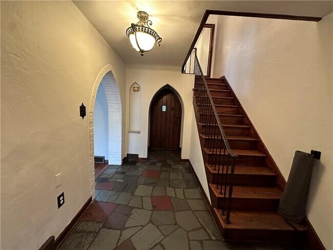 Foto del edificio - 701 Cascade Rd